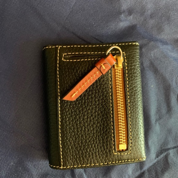 Dooney & Bourke wallet - Picture 2 of 3